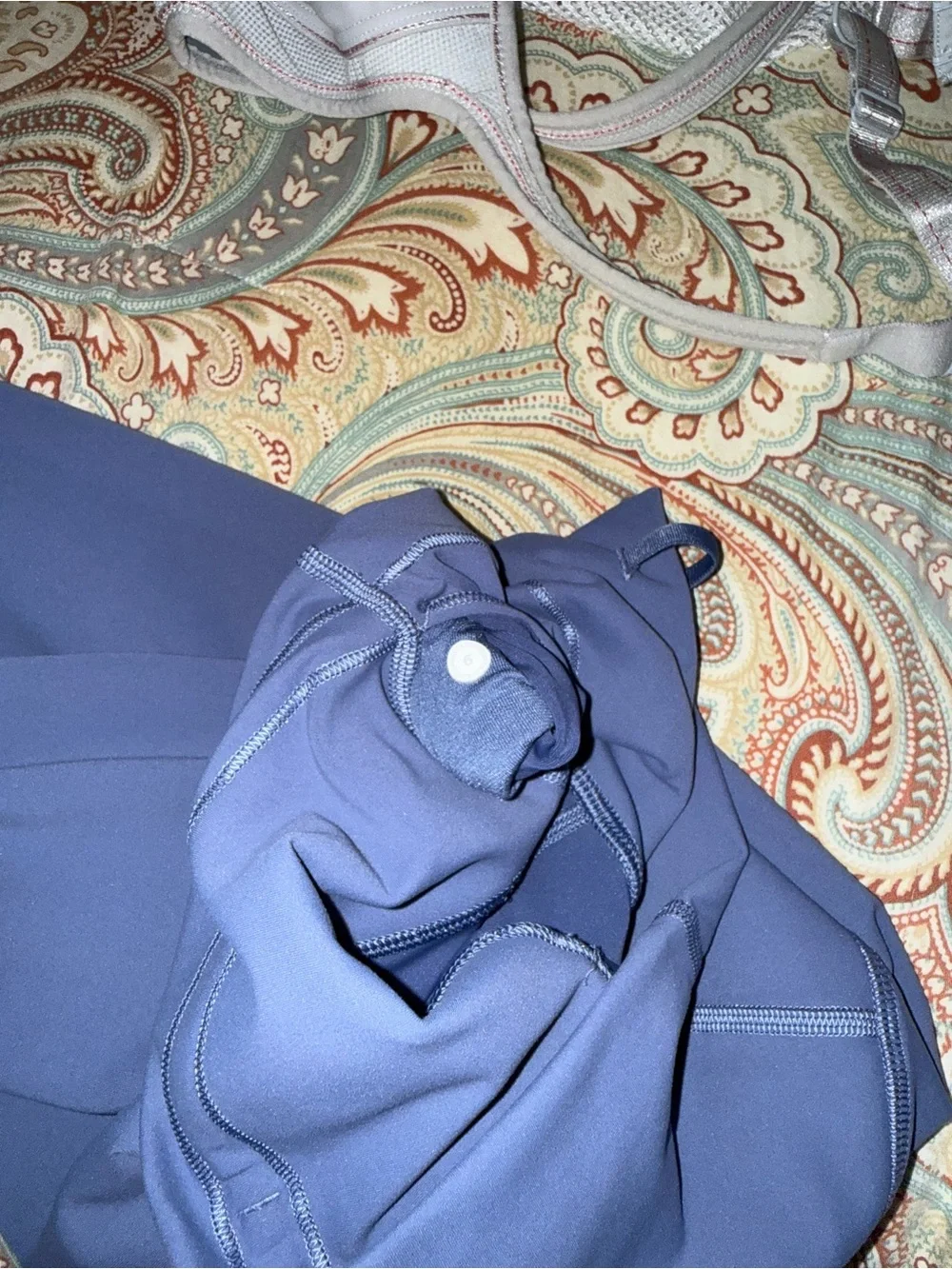 Lululemon crop leggings  size 6/ L23